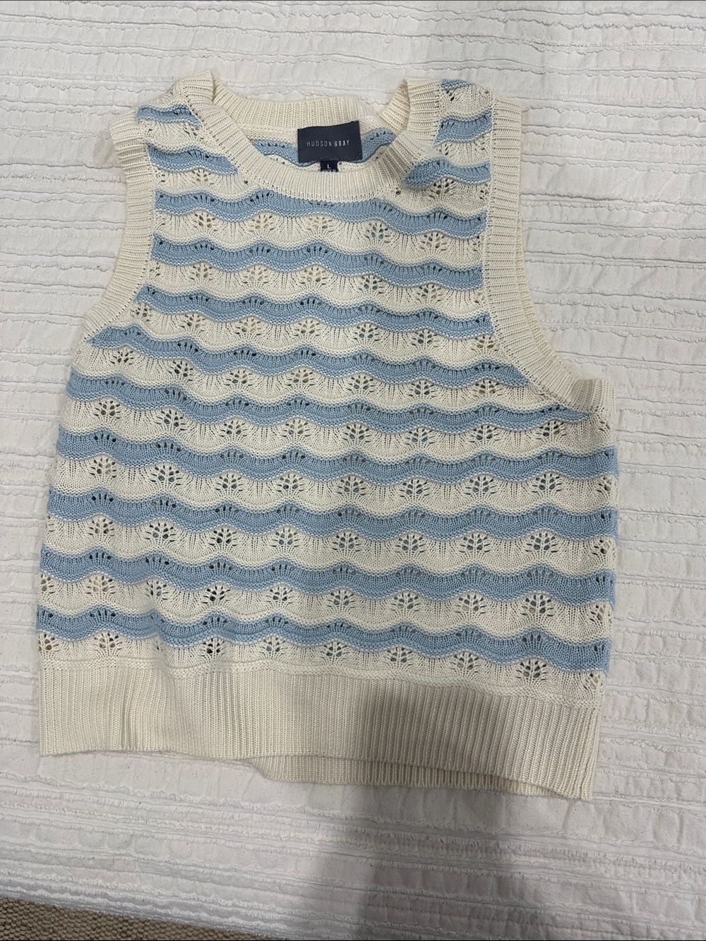 Hudson Gray Cream & Light Blue Knit Sleeveless V-Neck Sweater Vest
